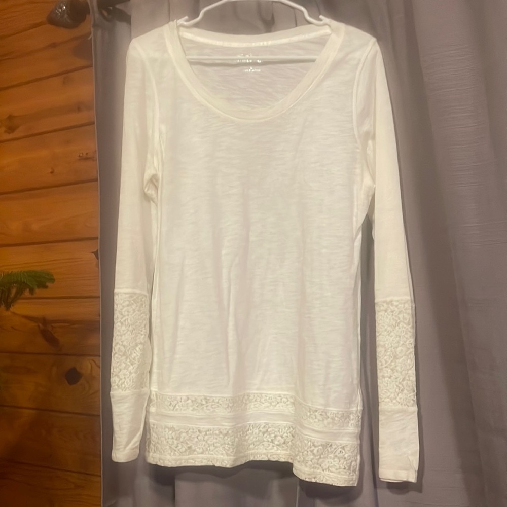 Maurice’s white long sleeve lace inset tunic